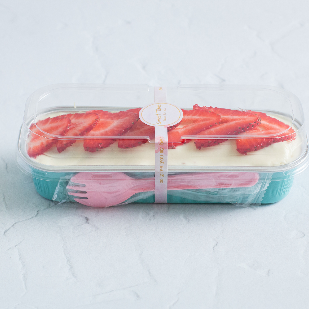 Family Vanilla Strawberry Cake