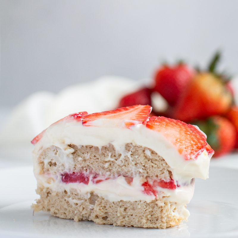 Family Vanilla Strawberry Cake